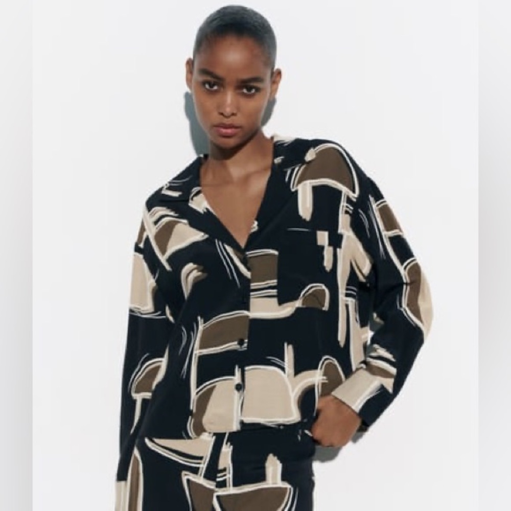 ❌SOLD❌ Zara Printed Geometric Print Crop Blouse